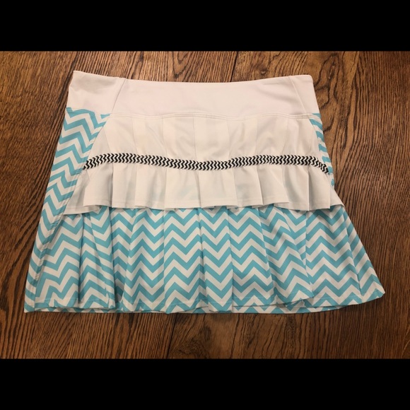 AdEdge Tennis Skirt Blue and White Chevron - Picture 5 of 6